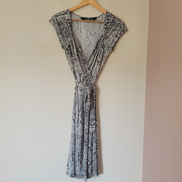Norma Kamali Women's Cap Sleeve Snakeskin Print Jersey Wrap Dress Size XL - Picture 2 of 9